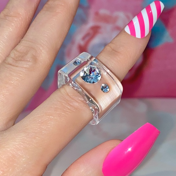 Clear Lucite Cube Ring Embellished With Crystals, Transparent Acrylic Ring - Picture 10 of 16